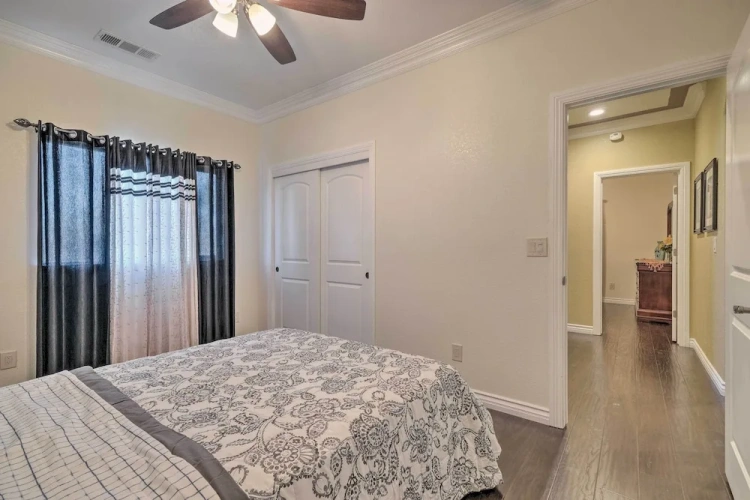 4 Bedrooms Cottage