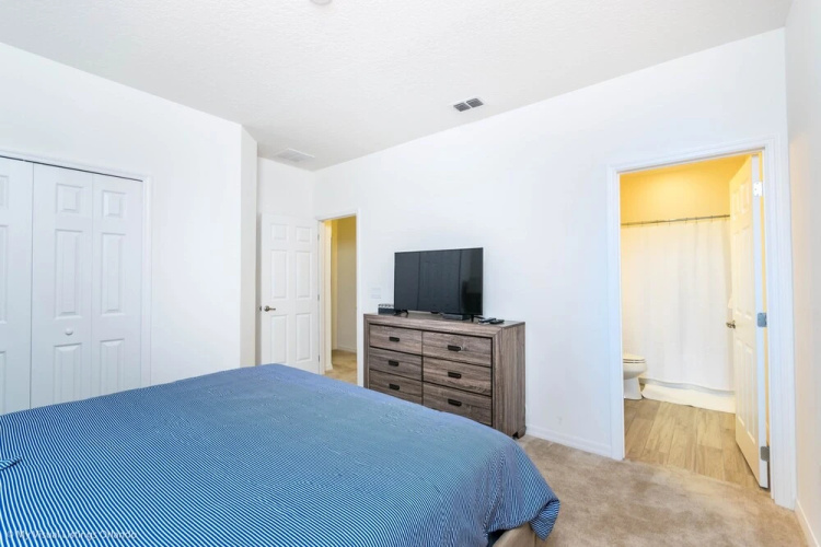 Solterra - 6112 Broad Oak Drive