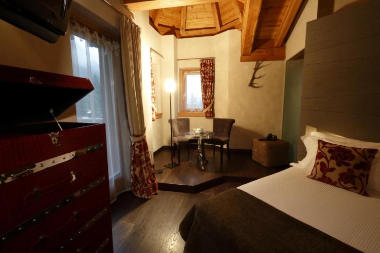 Deluxe Junior Suite