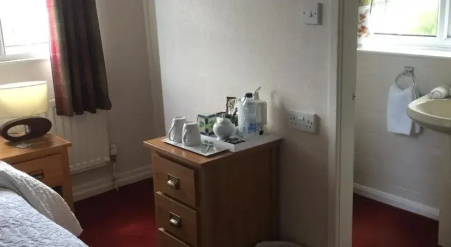 The Chestnuts Hotel