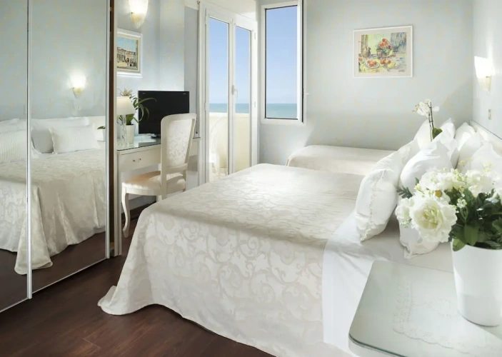 Standard Triple room with balcony