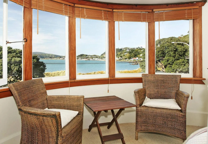 Beachfront Wellington Bed and Breakfast