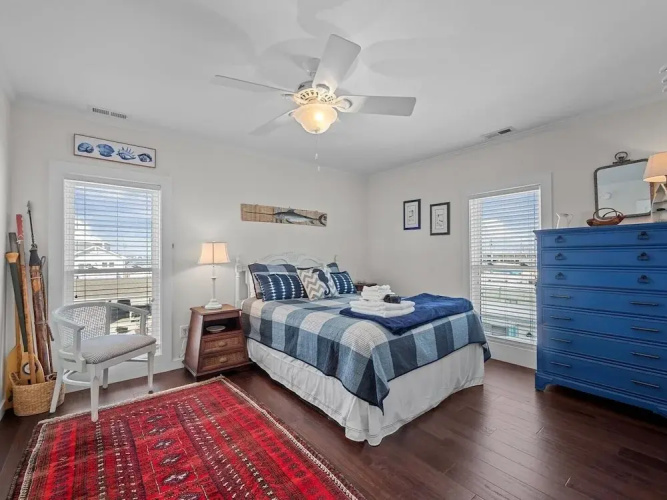 Sea La Vie 3 Bedroom Home by RedAwning