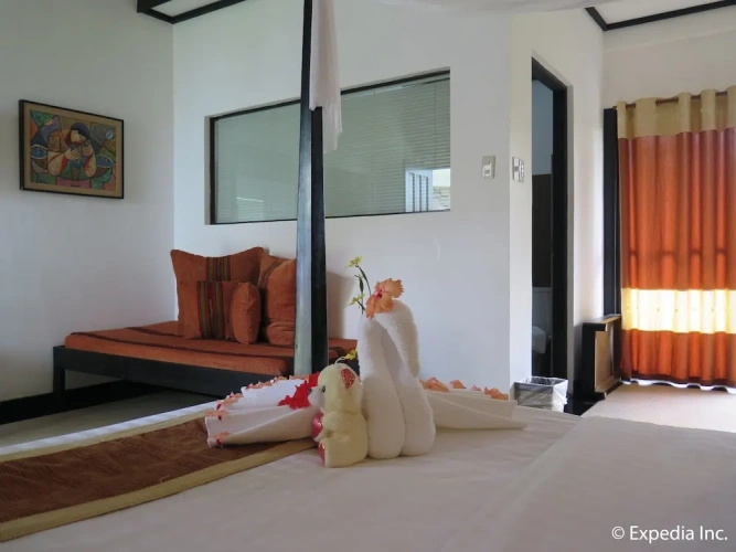 Deluxe room with land view