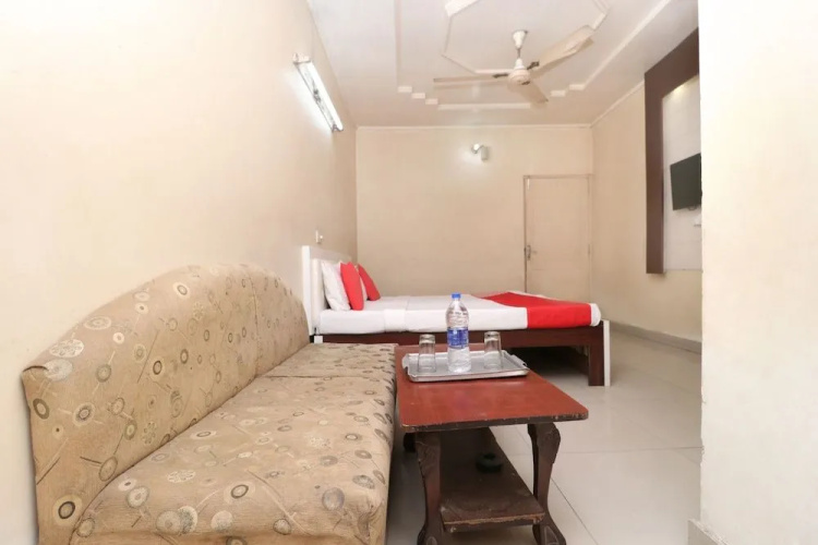 OYO 24322 Hotel Gulshan