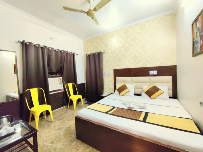 Standard Double room with city view