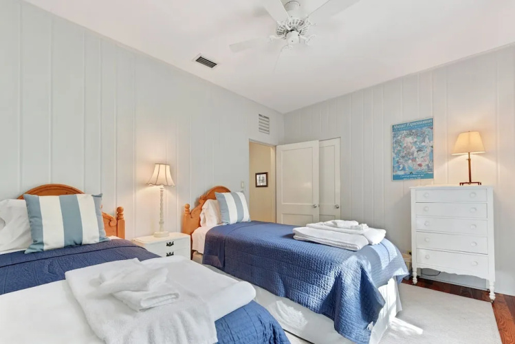 3939 Duval Drive Beachfront by Vtrips
