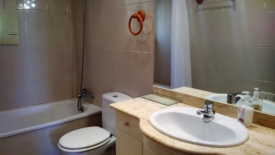 Villa elegante con piscina