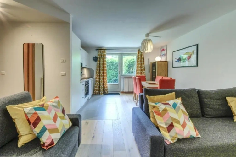 2 Bedrooms Apartment