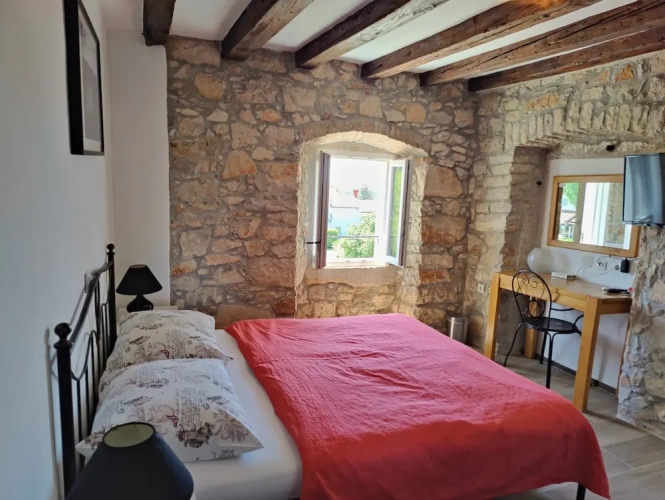 1 Bedroom Comfort room
