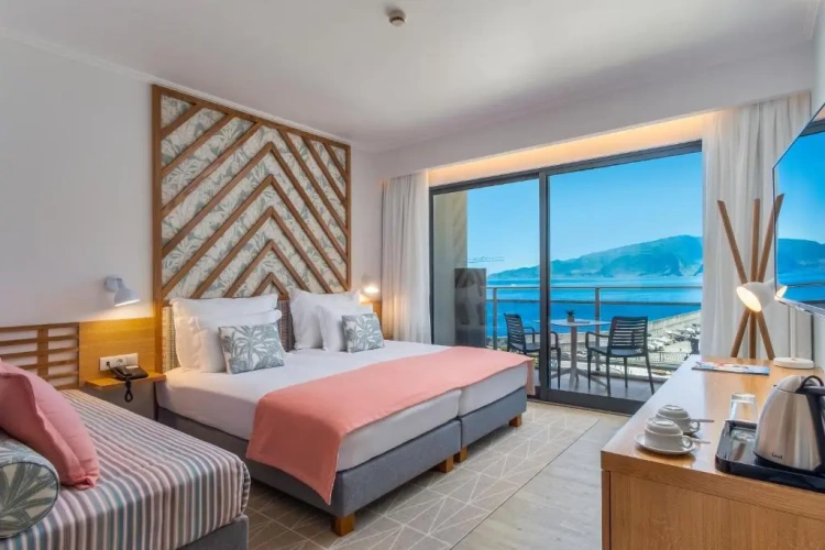 Twin room with sea view
