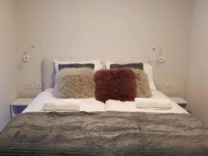 3 Bedrooms Apartment