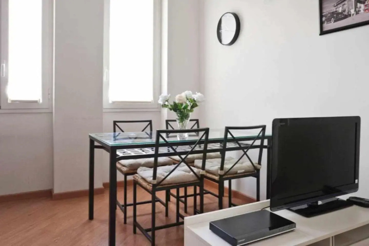 SV18C Charming modern flat S Ambrogio