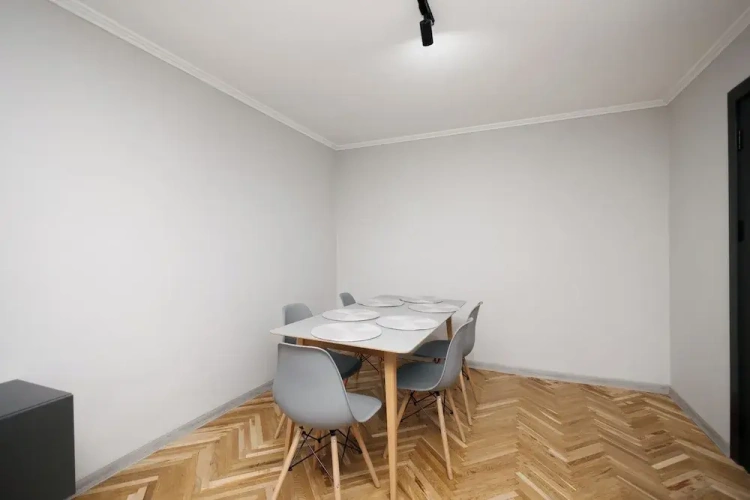 1 Bedroom Apartment with balcony