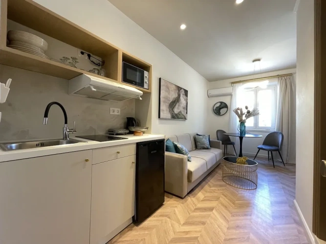2 Bedrooms Cottage