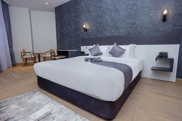 Shitaye Suite Hotel
