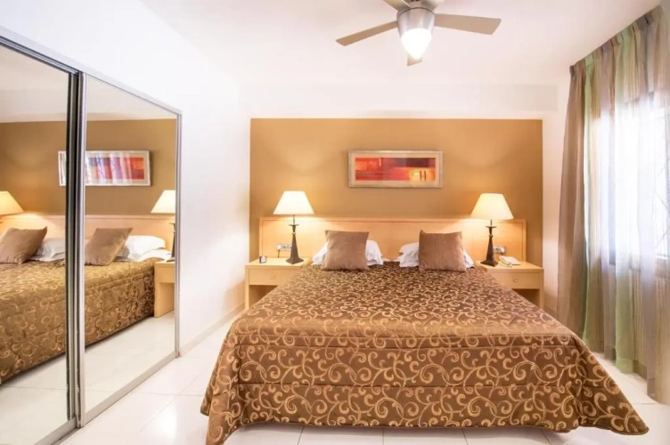 2 Bedrooms Apartment
