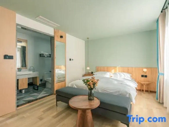 Standard Double room with courtyard view