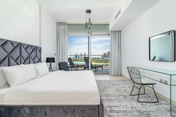 LUX - Opulent Island Suite Burj Khalifa View 1 - Image 2