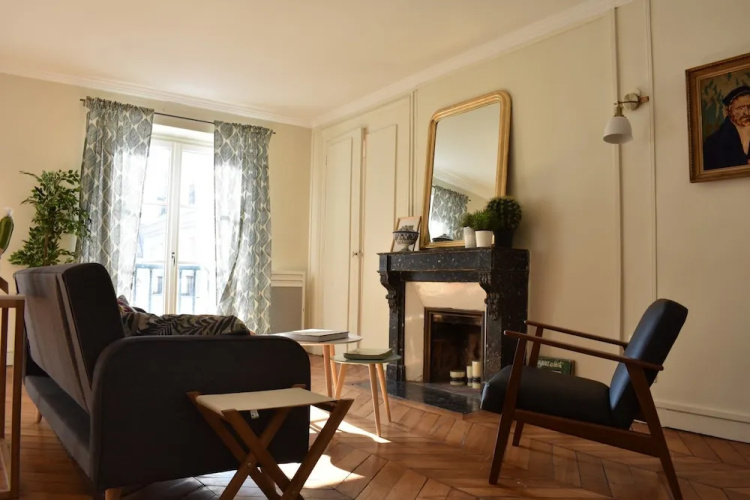 Spacious 2 Bedroom Apartment in Paris 2nd