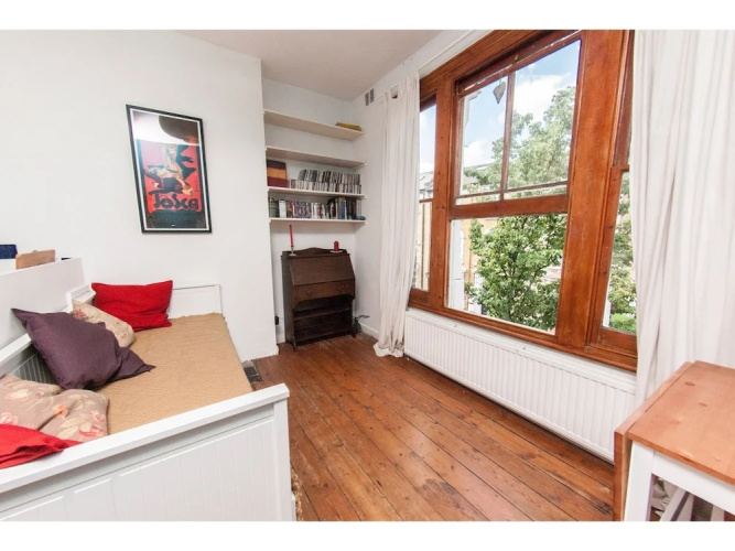 Beautiful Conversion Flat in Fashionable Hackney