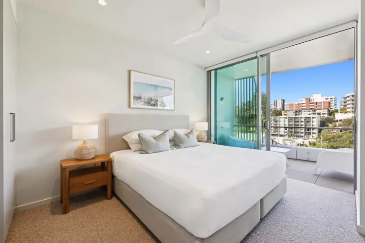 Beachfront 1-bed Flat With Pool & Gym Access