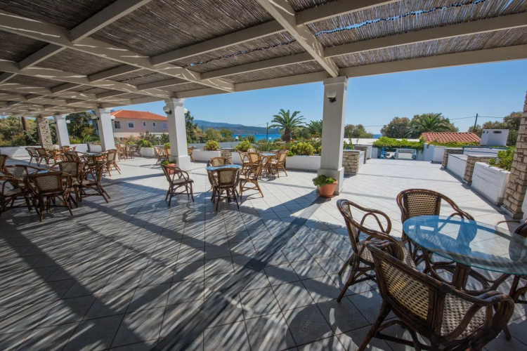 Zefiros Beach Hotel — фото 3