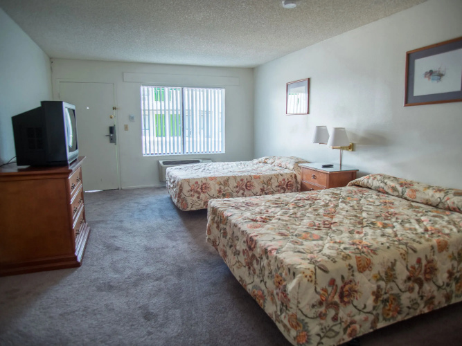 Siegel Slots and Suites