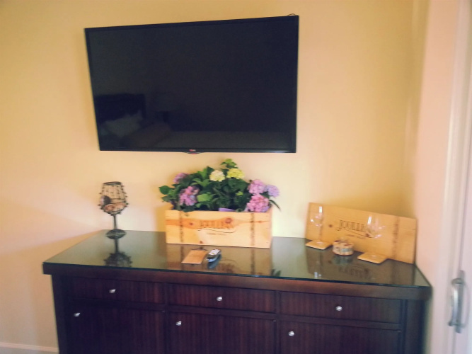 Vendange Carmel Inn & Suites
