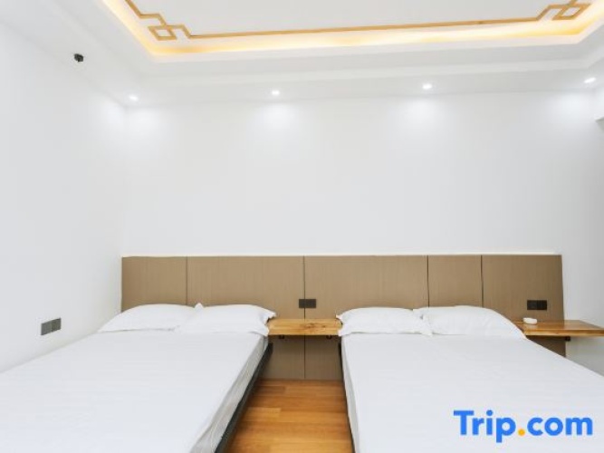 Standard Twin room with mountain view