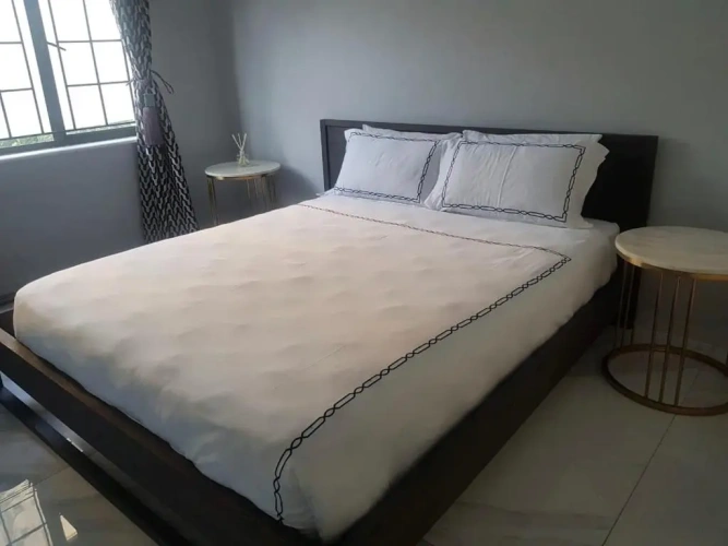 3 Bedrooms Sextuple Cottage