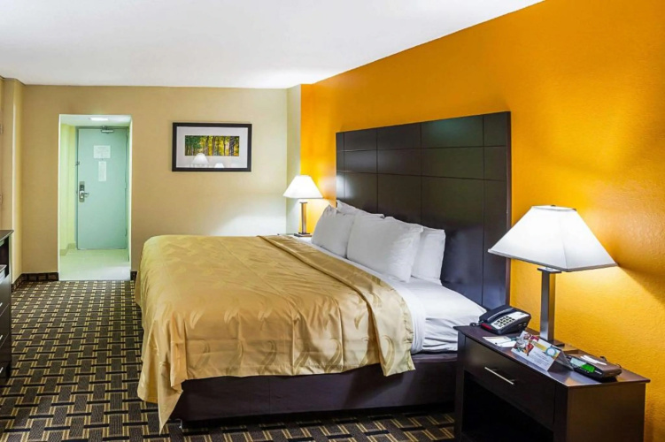 Quality Inn & Suites Cincinnati Downtown Area