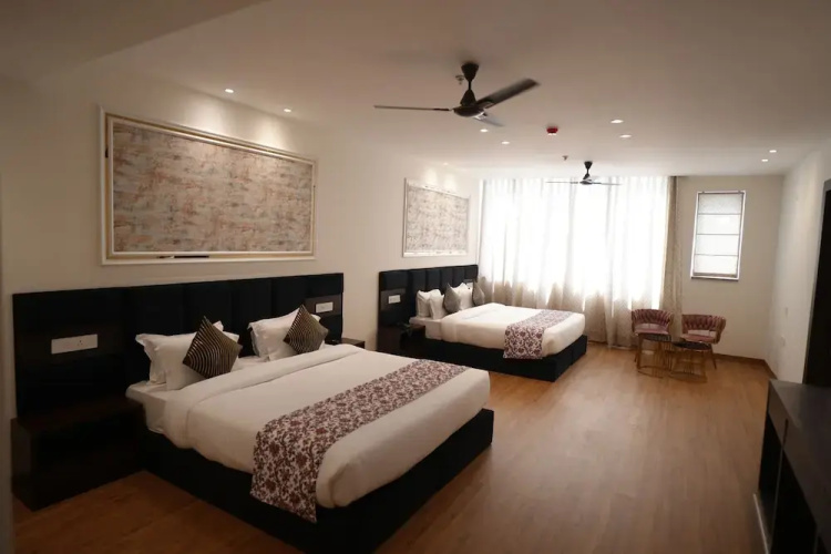ACR Luxury Hotel