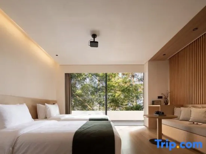Standard room with balcony