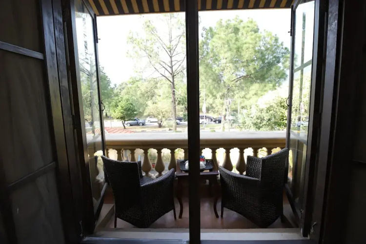 Margalla Hill Residencia