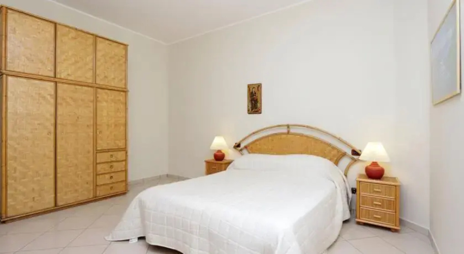 Alba Halldis Apartment