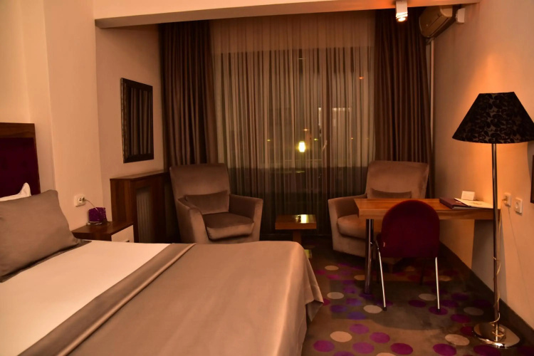 Hande Hotel