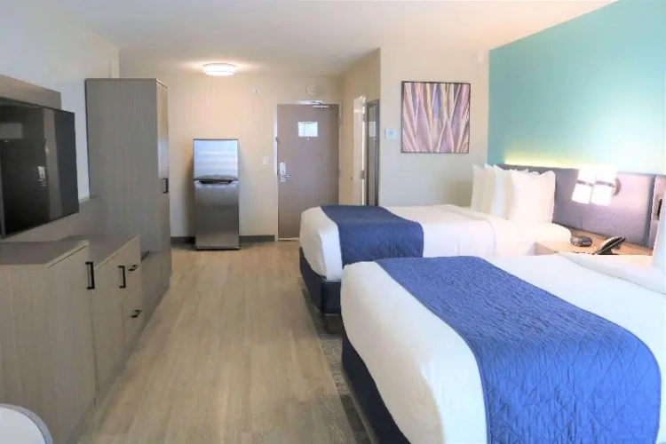 Standard Quadruple room with balcony and with city view