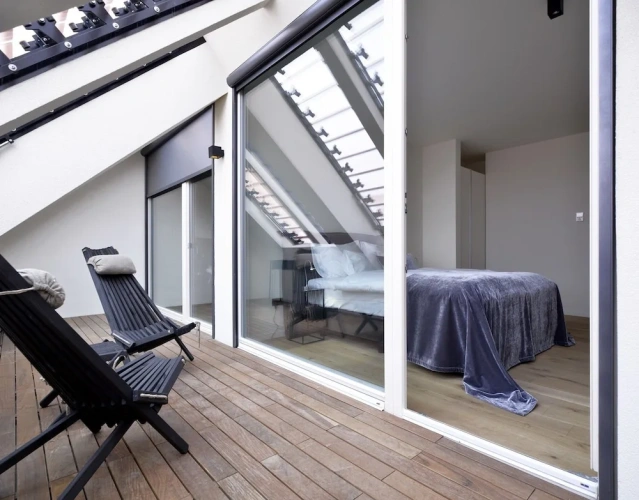 2 Bedrooms Single Apartment