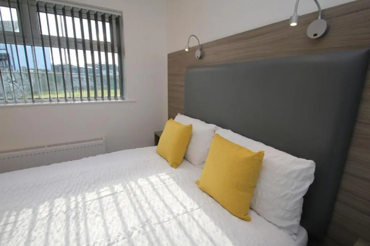 Guest Rooms @ 128