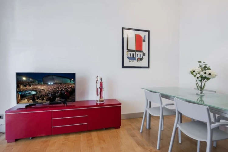 Modern & Elegant2 Bedroom Flat in Great Location