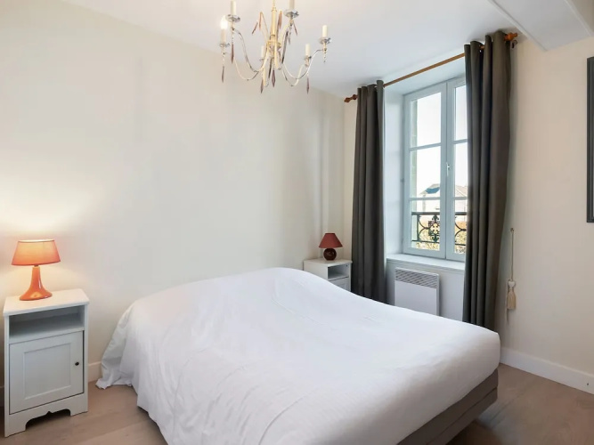 Modern & Spacious Apartment in Downtown Bayeux