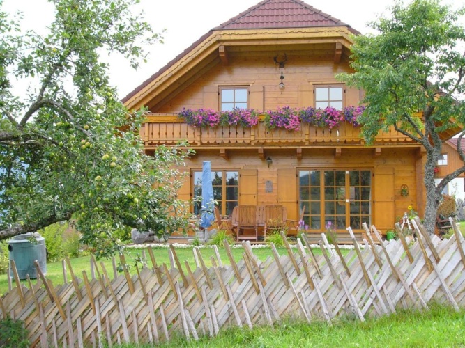 2 Bedrooms Chalet