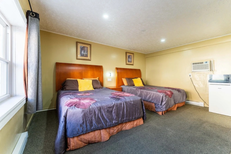 Yellow Pillow inn