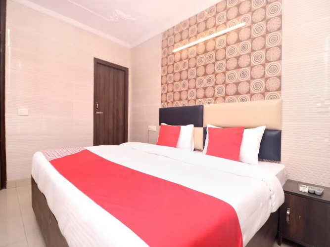 OYO 15546 Hotel KK