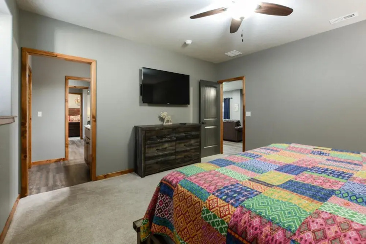 Cedar Crest Lodge