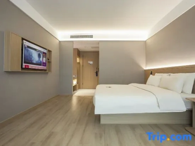 Standard Double room with city view
