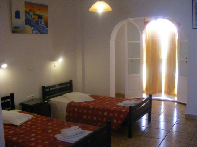 Fira Calm Hotel