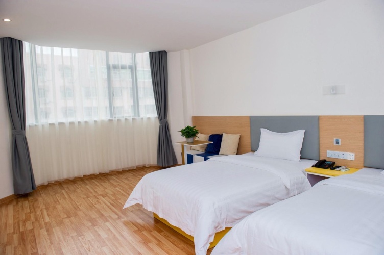 Standard Double room with city view