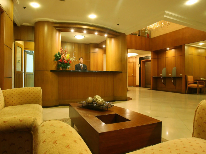 Herald Suites Solana
